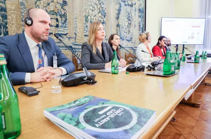 prezentacja raportu o gospodarce cyrkularnej