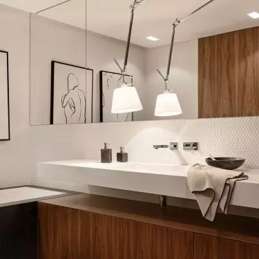 Subtle transitions make the arrangement look cohesive