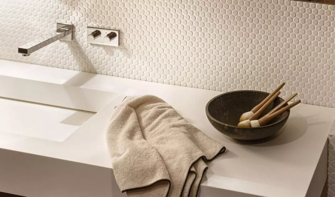 The walls were covered with fine hexagonal shaped tiles