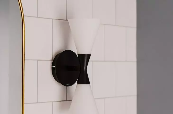 Minimalist wall lamp provides adequate illumination