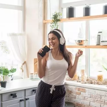 More than a quarter of respondents admit they sing and dance when no one is looking