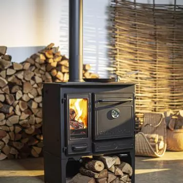 Haven stove/oven on a frame in black