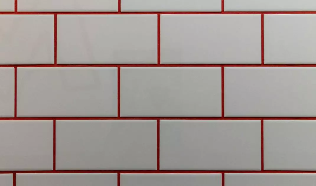 When it comes to grout and tiles, color combinations can sometimes be completely unusual