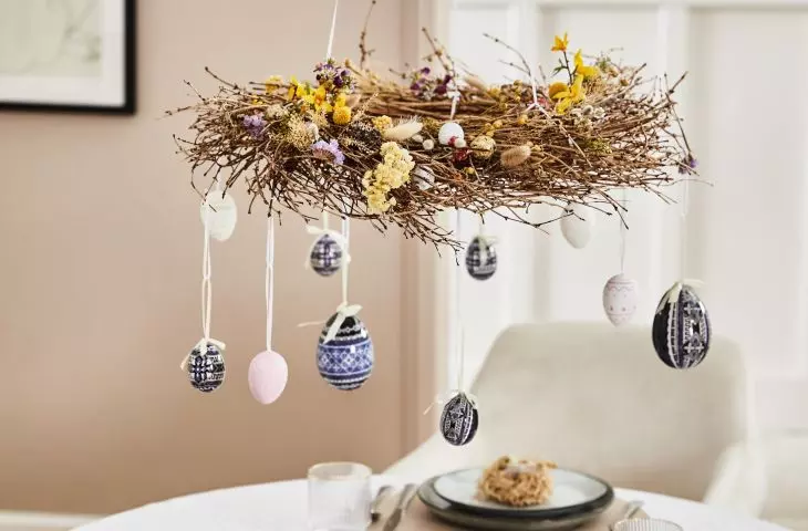 You can easily make an Easter wreath yourself