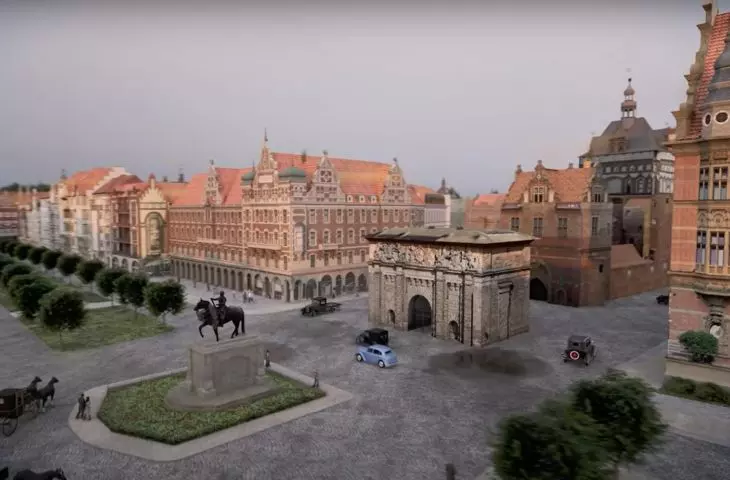 Pre-war Danzig on film by Pawel Mrozek. View of the Upland Gate and Danziger Hof