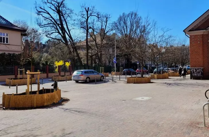 Słowackiego Street in front of SP 36 in Poznań
