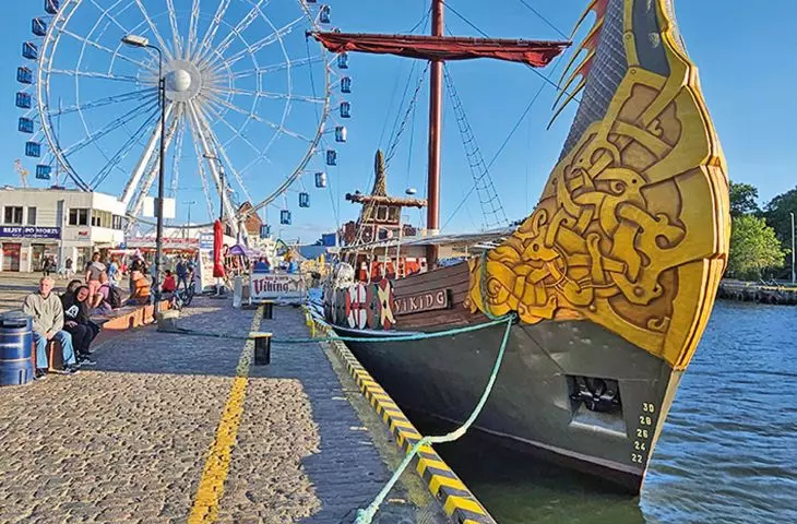 Trashy seaside-Poland - Rome was not built in an instant....