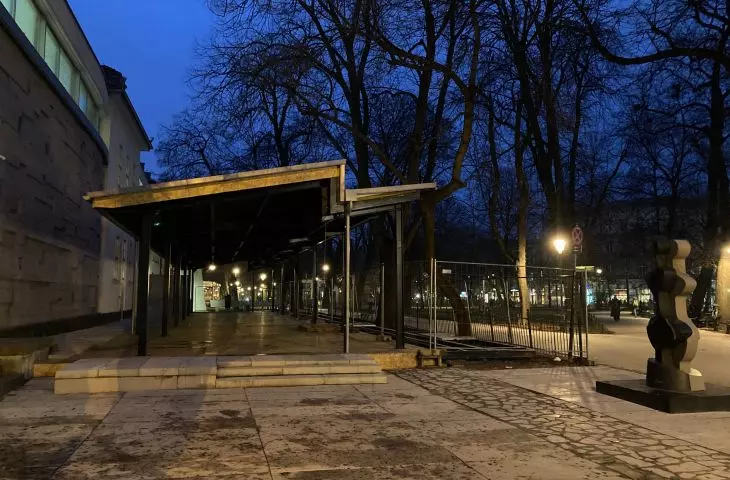 cafe in front of the Bunker of Art
