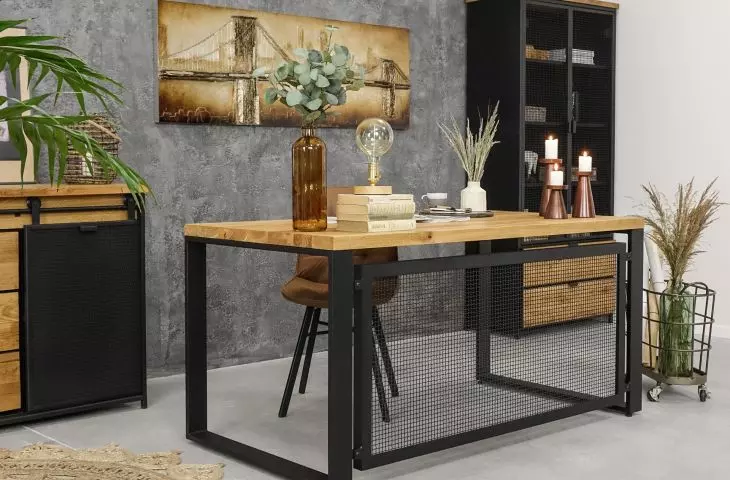 Naturwood top with legs for Strong 2 desk