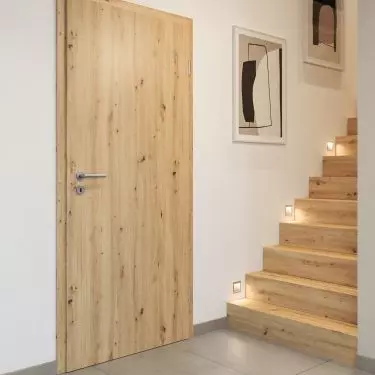 Drewniane drzwi ProLine z przylgą, powierzchnia z naturalną okleiną drewnianą