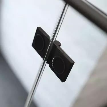 Hinges flush with the glass to prevent staining