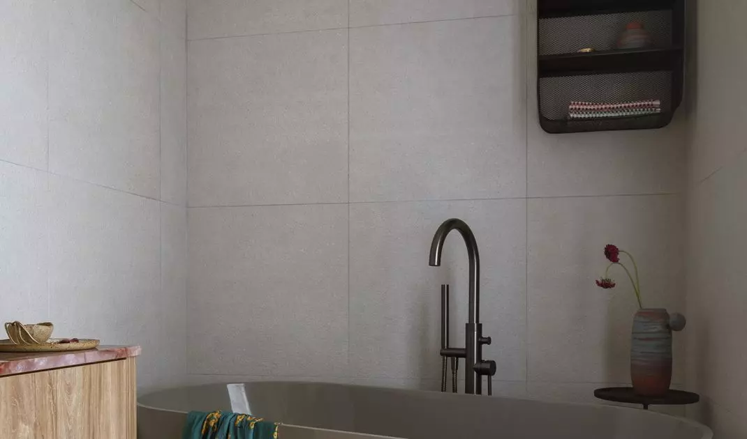 Olive ceramics give bathroom a Mediterranean feel