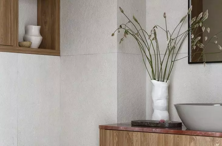 The architect used sandstone-colored stoneware