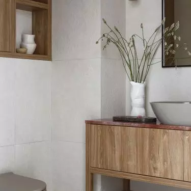 The architect used sandstone-colored stoneware