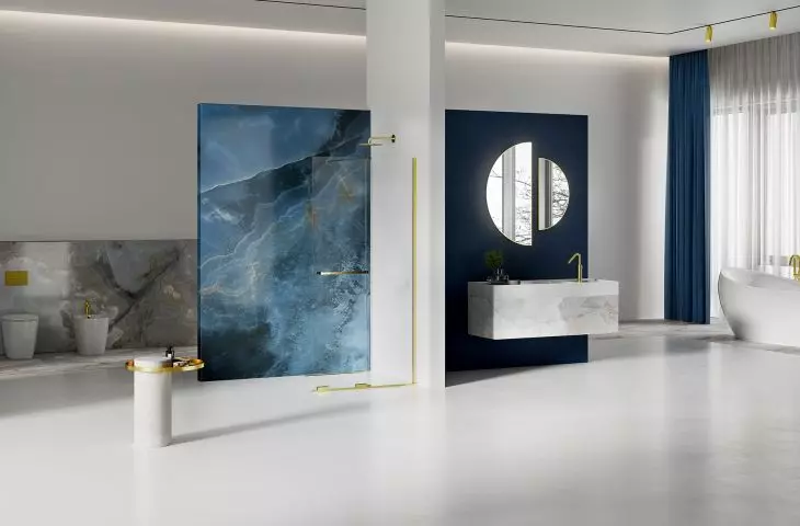 Smart Light Gold cabin, walk-in with sliding wall, with additional railing rack