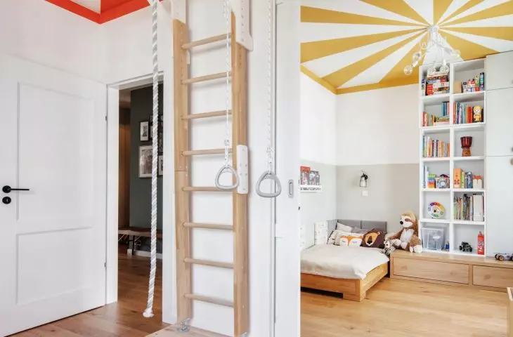Decorative ceilings allude to the circus