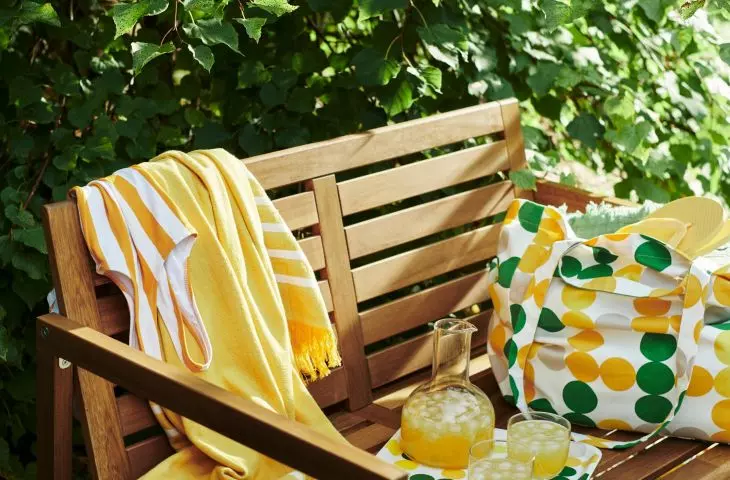 A simple wooden bench will be the perfect choice for a retro-style garden
