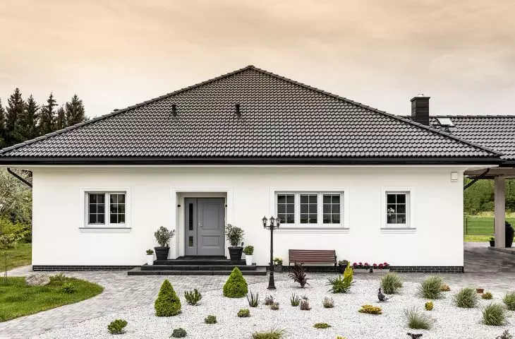 Braas Baltic concrete tile, black color