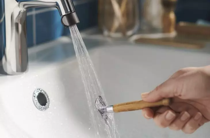 The nozzle reduces water consumption by up to 95%