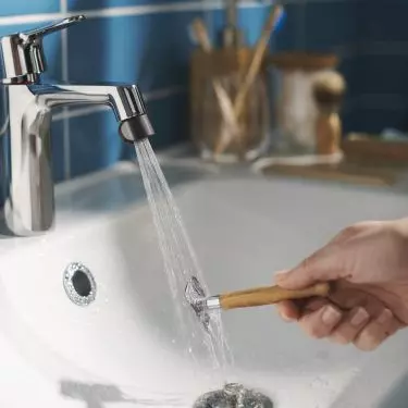 The nozzle reduces water consumption by up to 95%