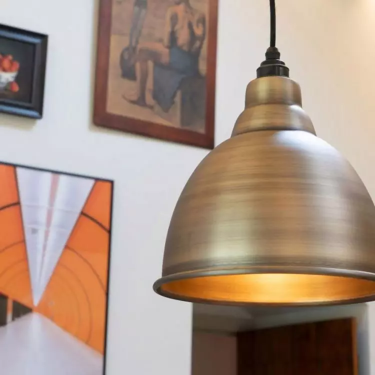 Mosiężna lampa wisząca model Brindley 49497 angielskiej firmy ANVIL
