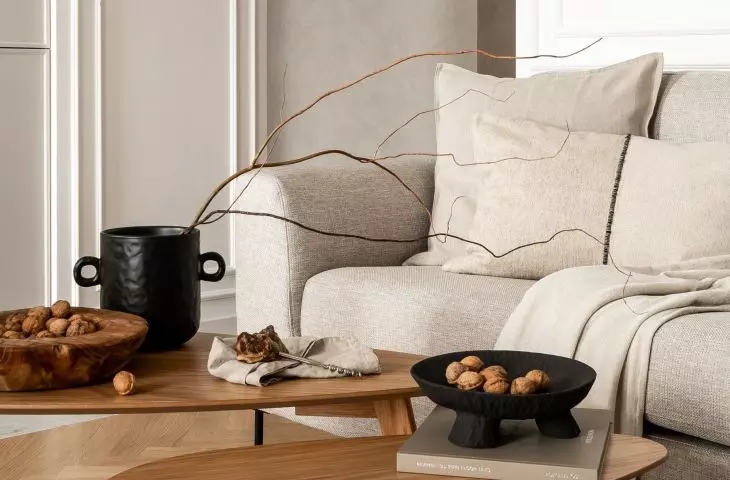 In the living room there is a soft corner sofa 