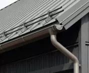 Aquaplast snow barrier
