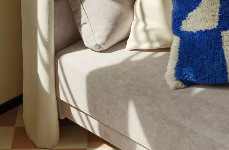 Cobalt details break up the subdued colors of the interior
