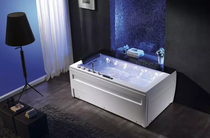 Whirlpool bath / Lobos 915