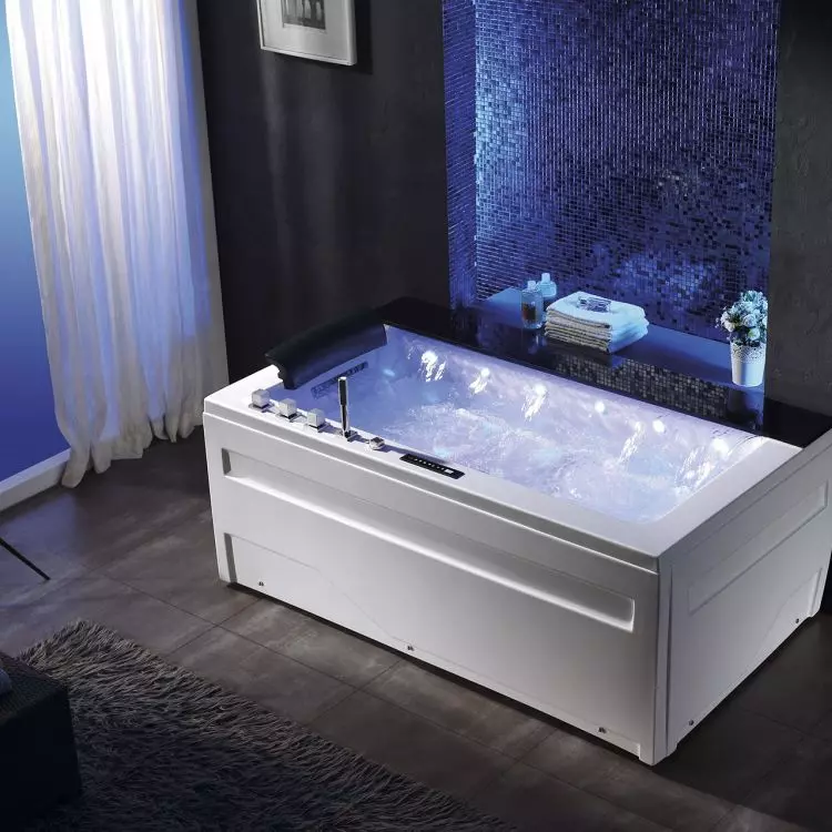 Whirlpool bath / Lobos 915