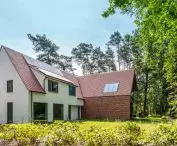 Dachówki na elewacji - trend w architekturze