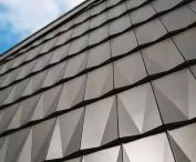 Dachówki na elewacji - trend w architekturze