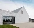 Dachówki na elewacji - trend w architekturze