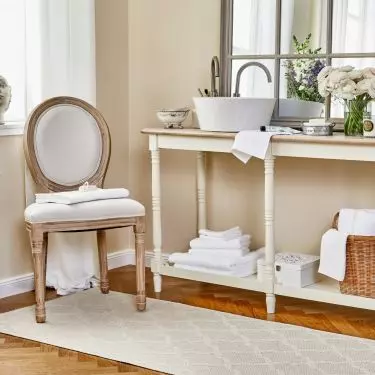 Interior arrangements in the Provençal style are based on light, pastel colors