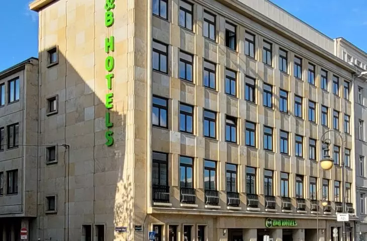 dawny bank BGK przy placu Wolności w Poznaniu, obecnie hotel (po przebudowie z 2022 r.)