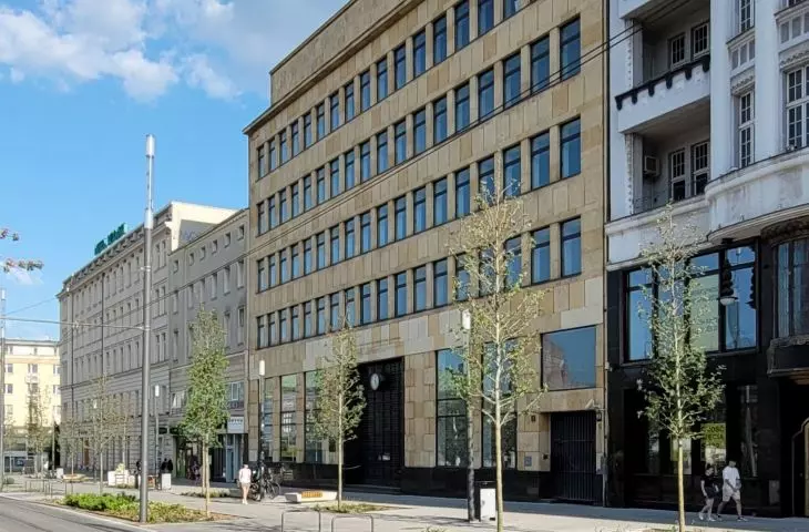 dawny bank PKO przy placu Wolności (obecnie nieużytkowany)