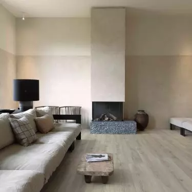 Combine wood with stone for a natural and harmonious effect