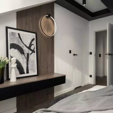 The architect cleverly used a wall with a slant to create a practical countertop