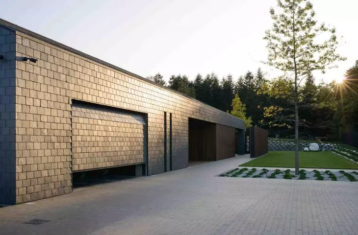 Fasady wentylowane z łupka – trwałe i ekonomiczne rozwiązanie