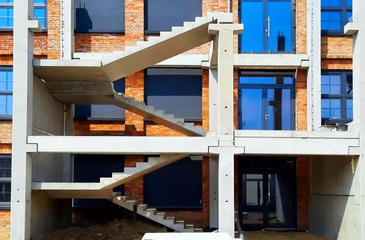 Installation of prefabricated staircase