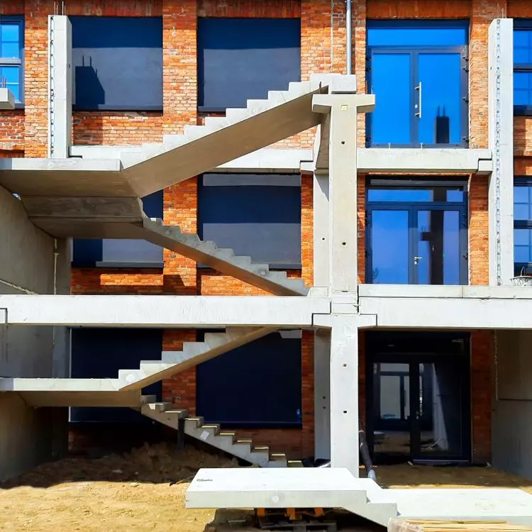 Installation of prefabricated staircase