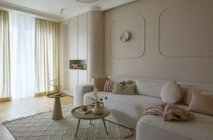 The heart of the apartment is the living area 