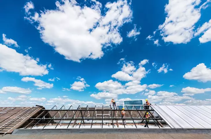 Special aluminum footbridge-type structures were used for the installation work