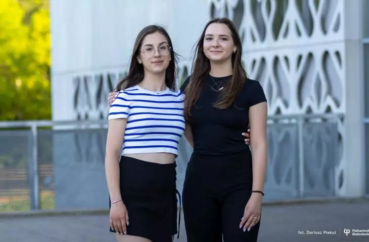 Wyróżnione studentki: Dominika Sikora i Ariana Sawicka