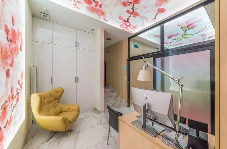 Printed stretch ceiling and wall