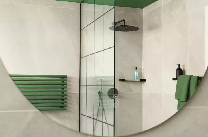 The investors wanted bold colors in the arrangement