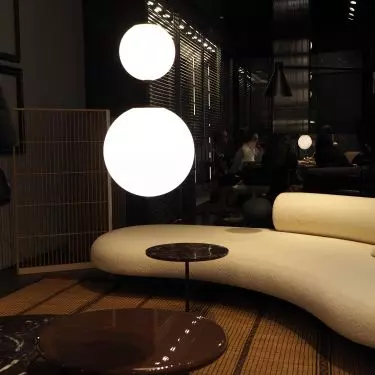 Oblique forms are adopted by both lounge furniture and tables
