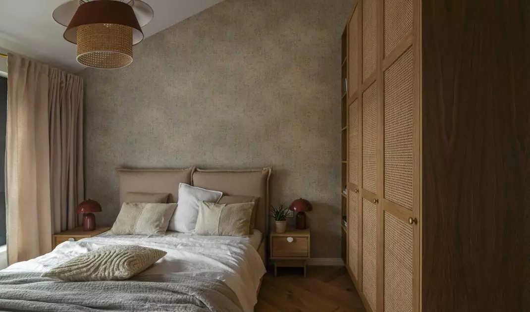 Architektki postanowiły urządzić sypialnię w stylu egzotycznego boho