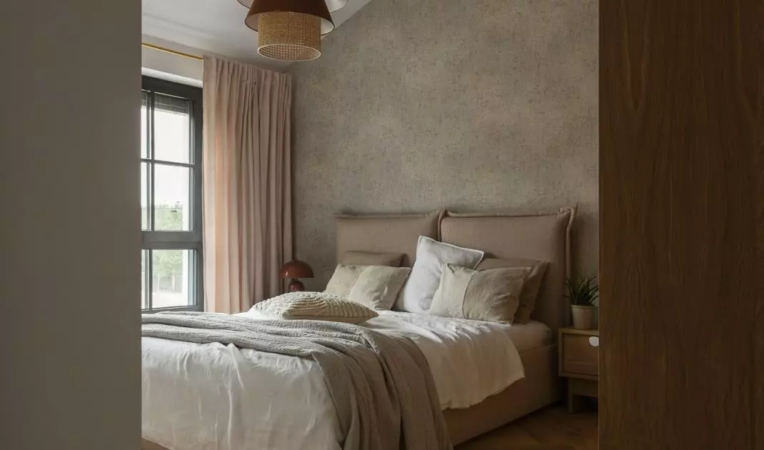 Master bedroom znajduje się na pierwszym piętrze