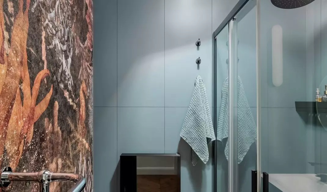 The architect used wallpaper with a coral reef motif